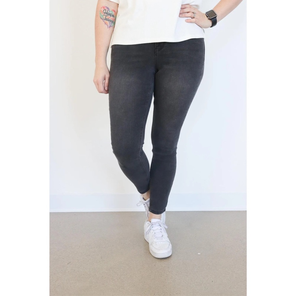 RFM - Tummy Control Sophie Skinny Jeans Sz: 11 - NEW!